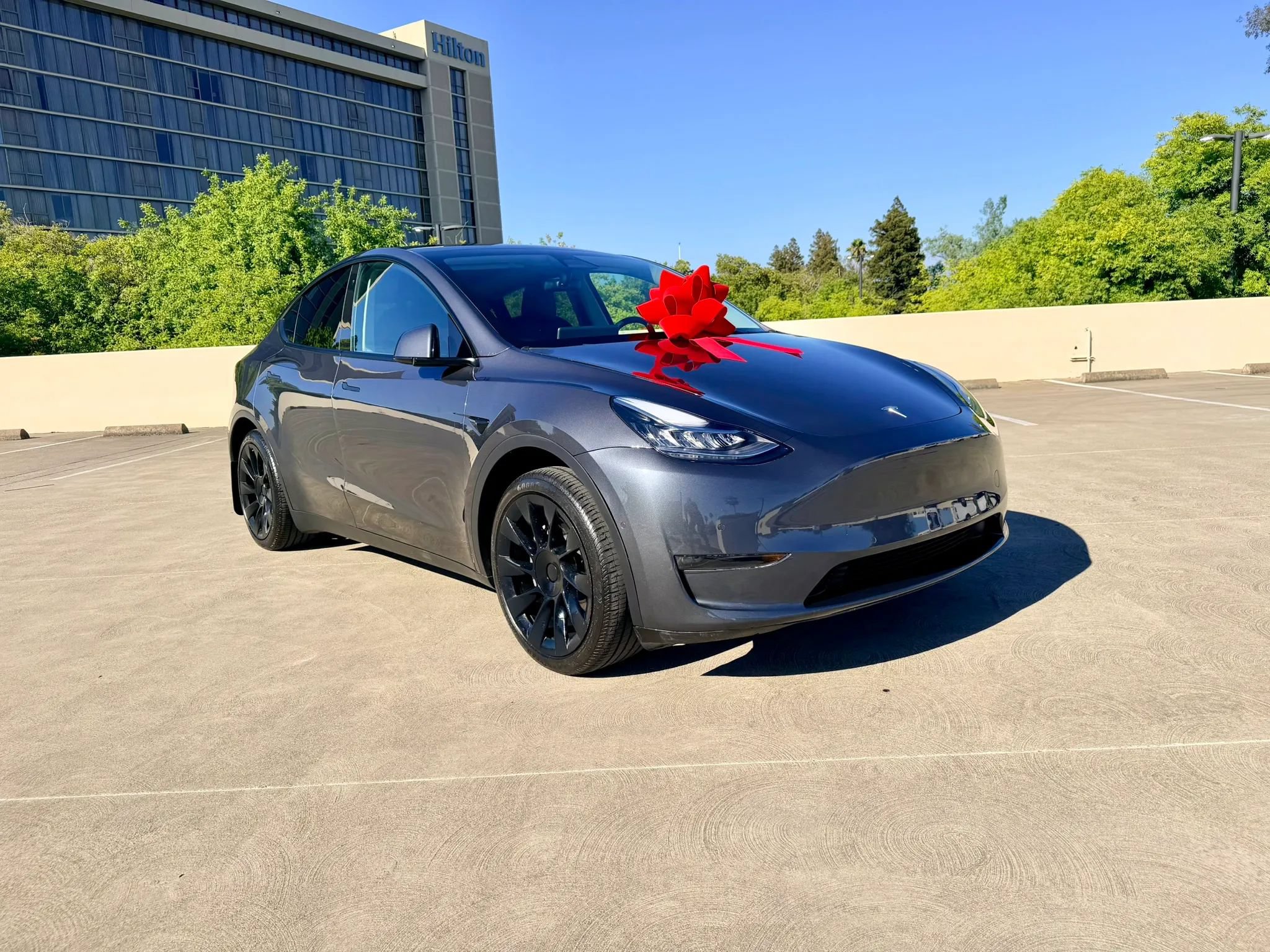 Used 2022 Tesla Model Y Long Range AWD/4WD image 2