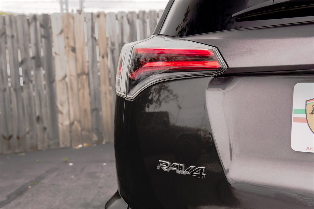 Used 2016 Toyota RAV4 Limited image 12