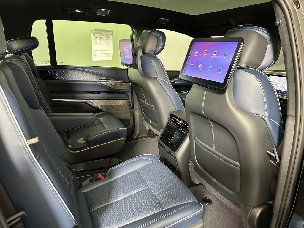 Used 2025 Cadillac Escalade IQ Sport 2 AWD/4WD image 38