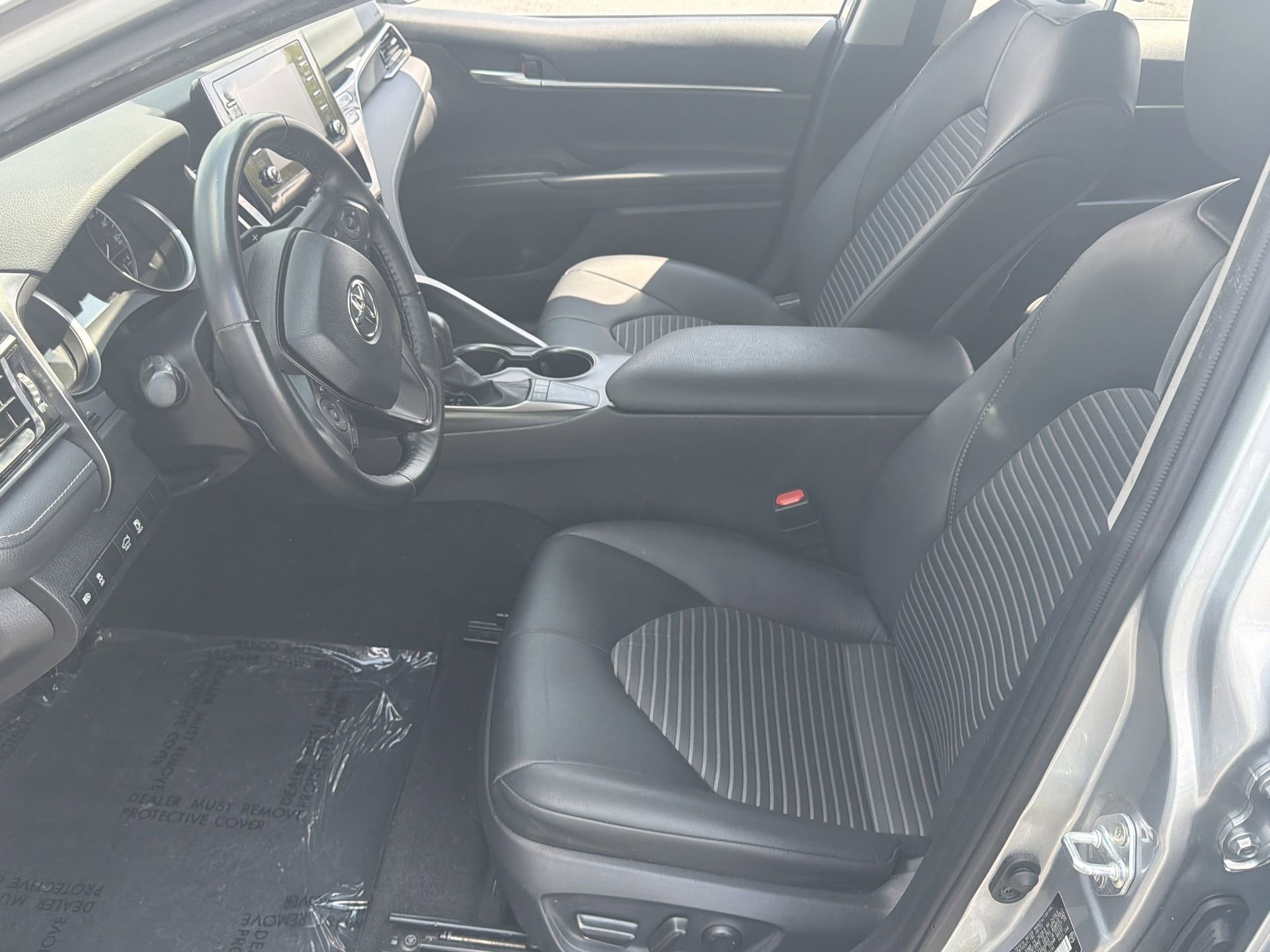 Used 2024 Toyota Camry SE w/ Convenience Package image 17