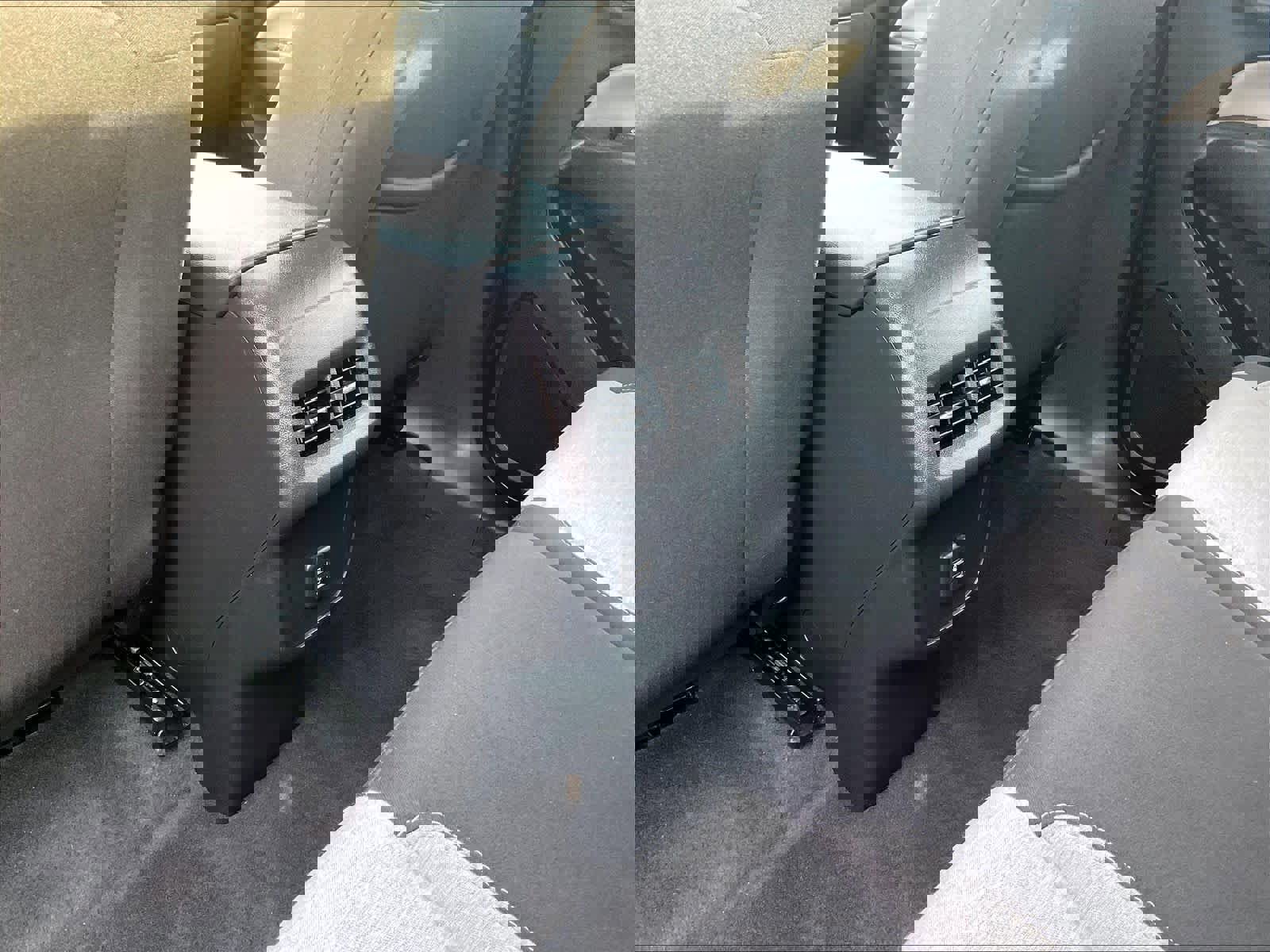 Used 2024 Chevrolet Equinox LT image 27