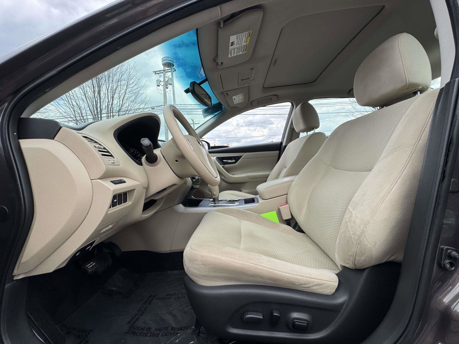 Used 2015 Nissan Altima 2.5 SV w/ Convenience Package image 14