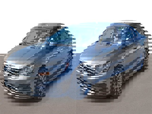 Used 2018 Volkswagen Passat 2.0T R-Line image 2