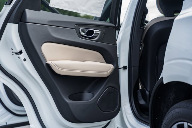 New 2026 Volvo XC60 T8 Plus w/ Protection Package Premier image 31
