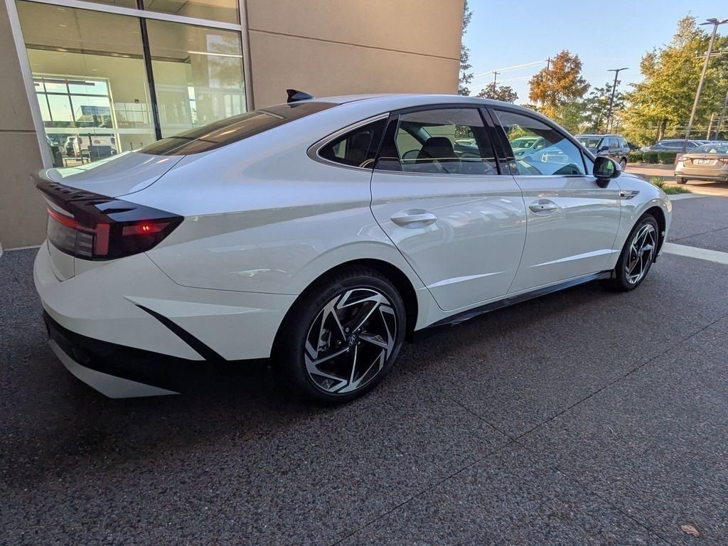 New 2026 Hyundai Sonata SEL image 3