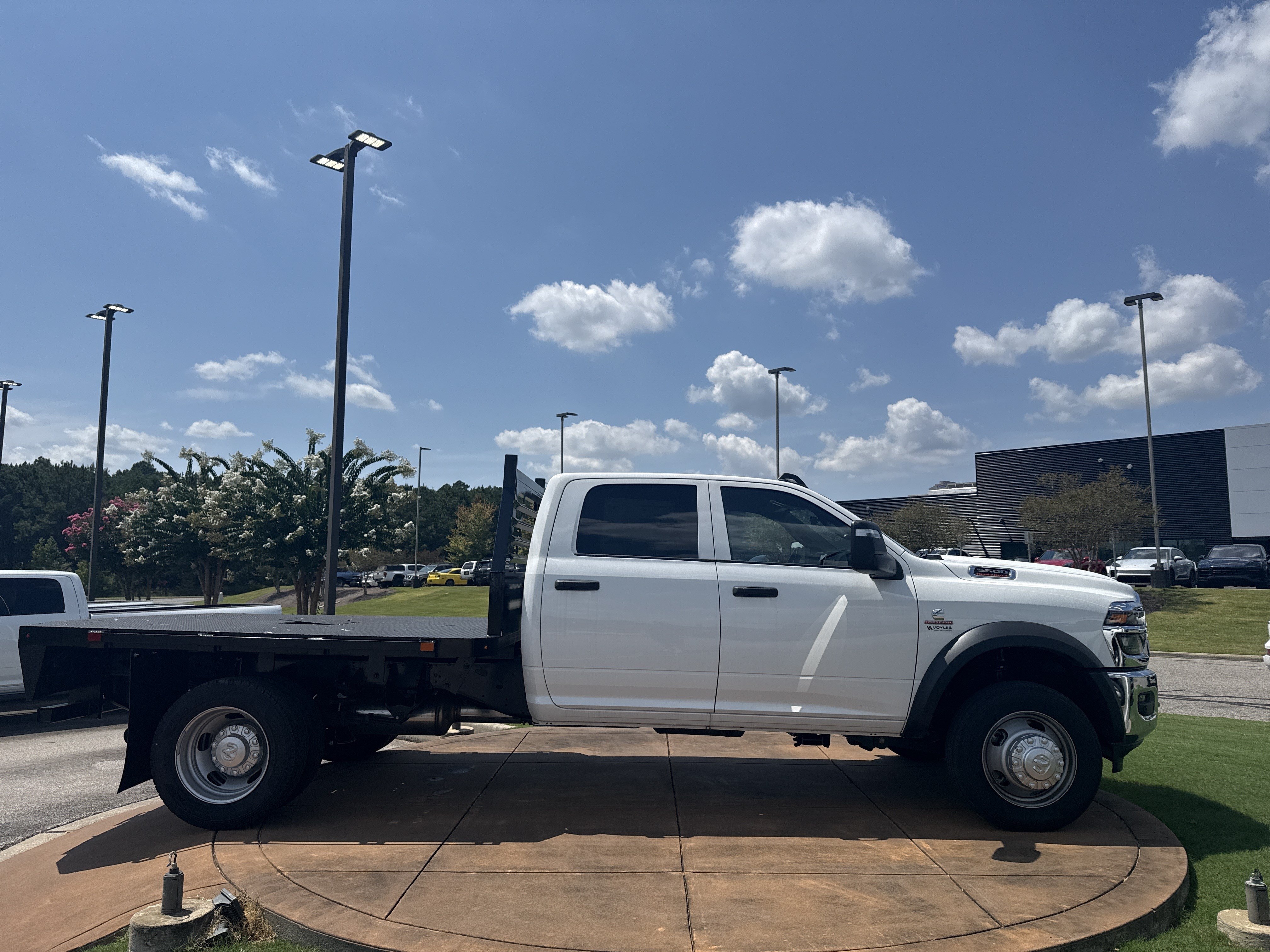 New 2026 RAM 5500 Tradesman w/ Chrome Appearance Group AWD/4WD image 8