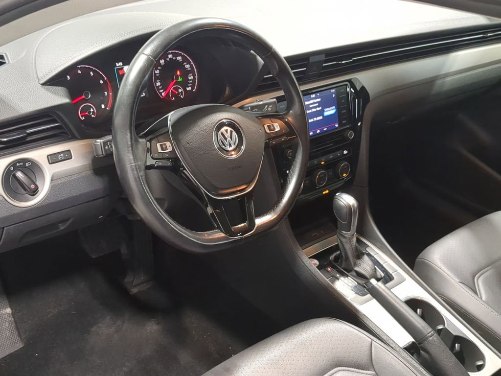 Used 2020 Volkswagen Passat 2.0T SE image 11
