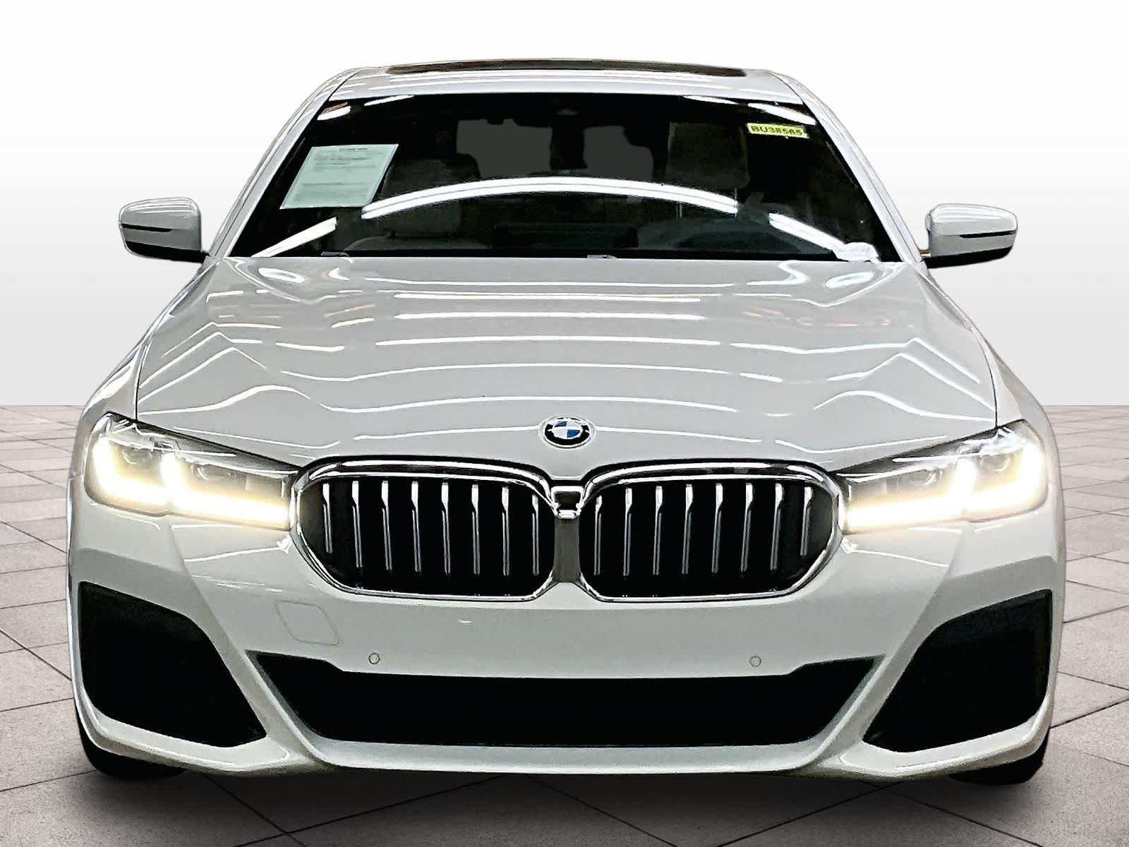 Used 2023 BMW 540i w/ M Sport Package RWD image 3