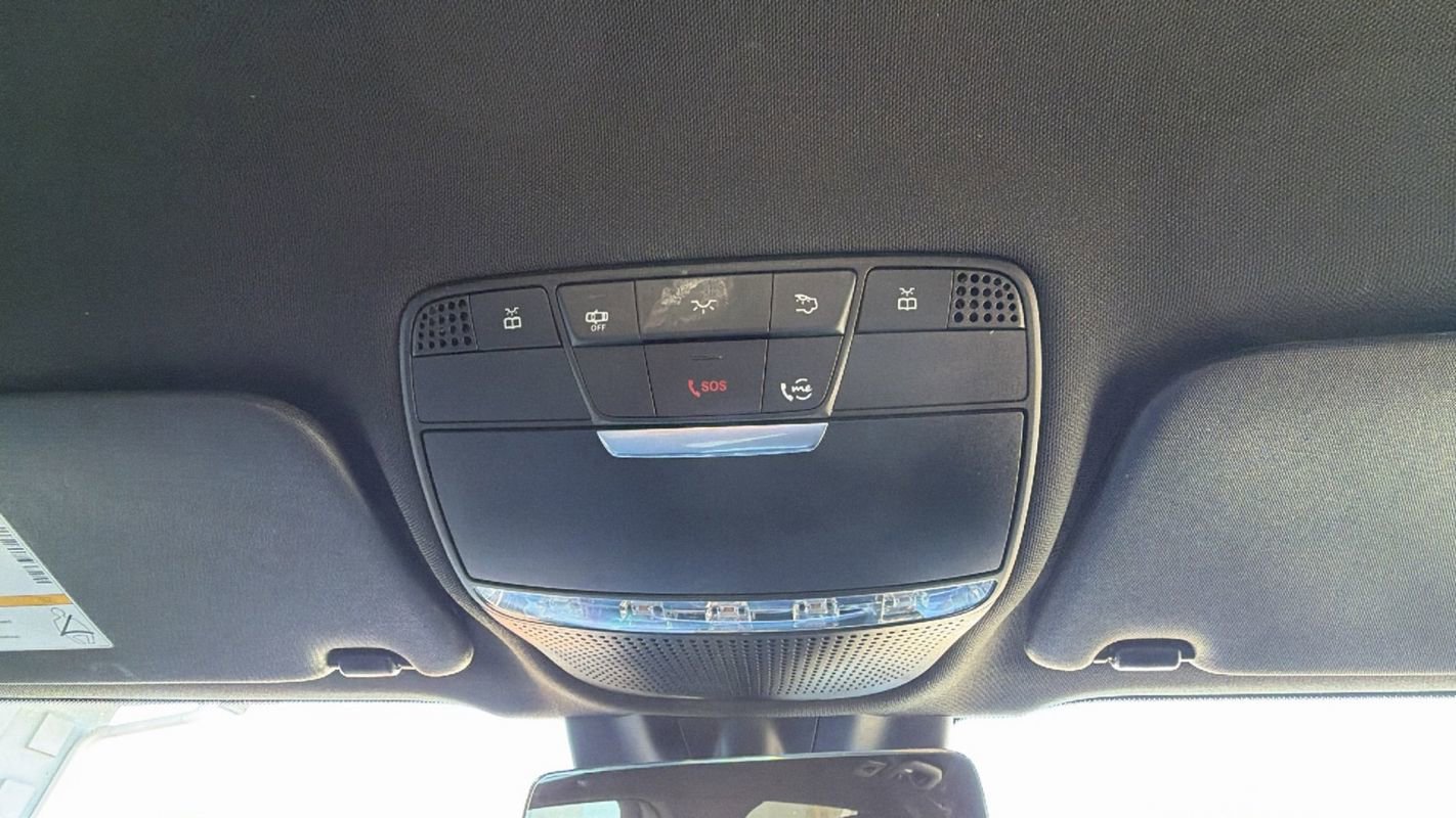 Used 2022 Mercedes-Benz GLC 300 4MATIC image 32