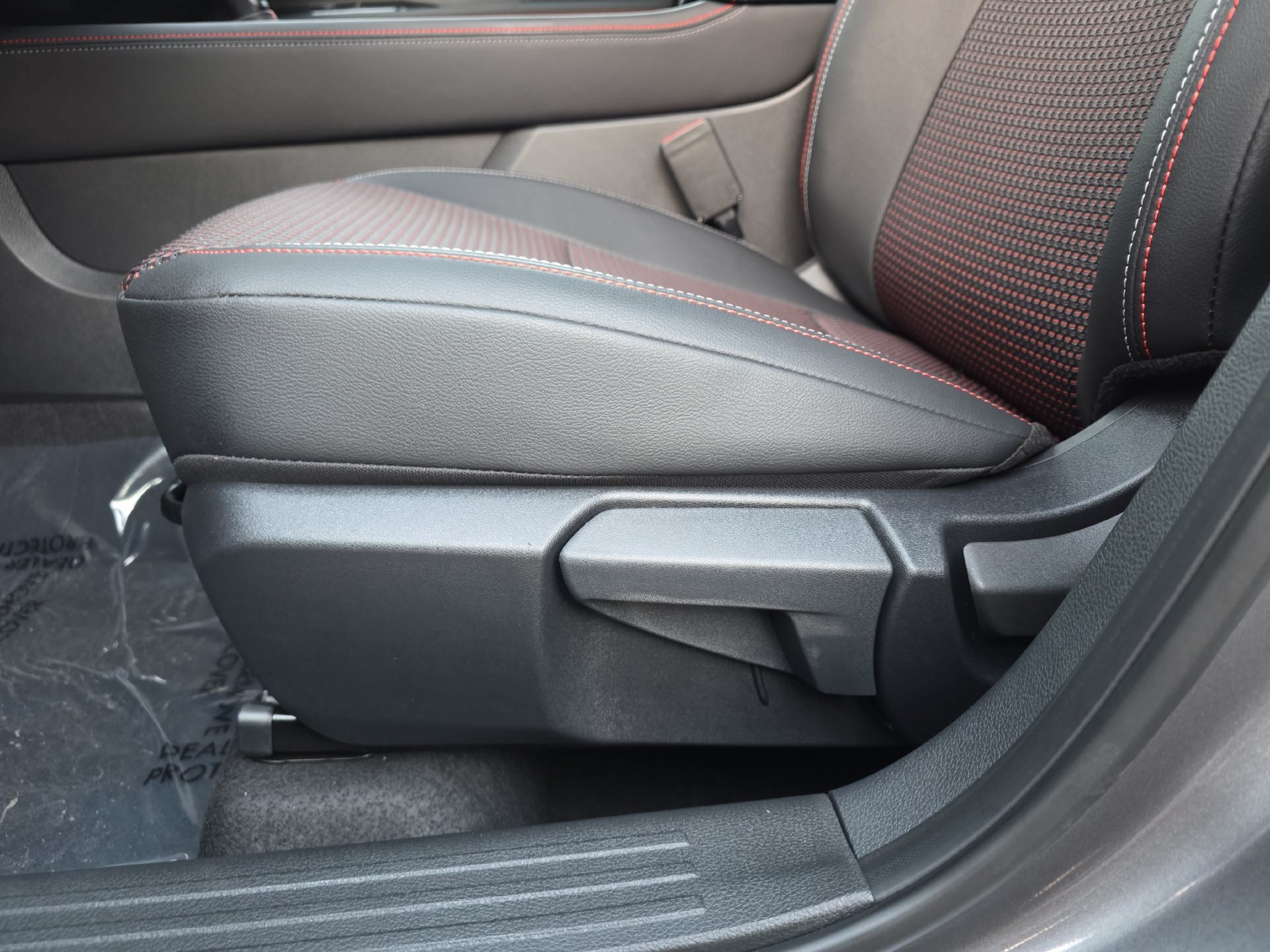 New 2026 Nissan Kicks SR FWD image 27