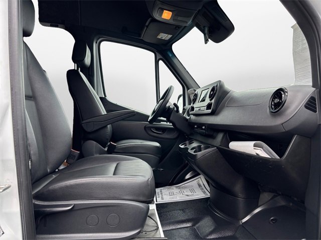 Used 2023 Mercedes-Benz Sprinter 144 Cargo image 15