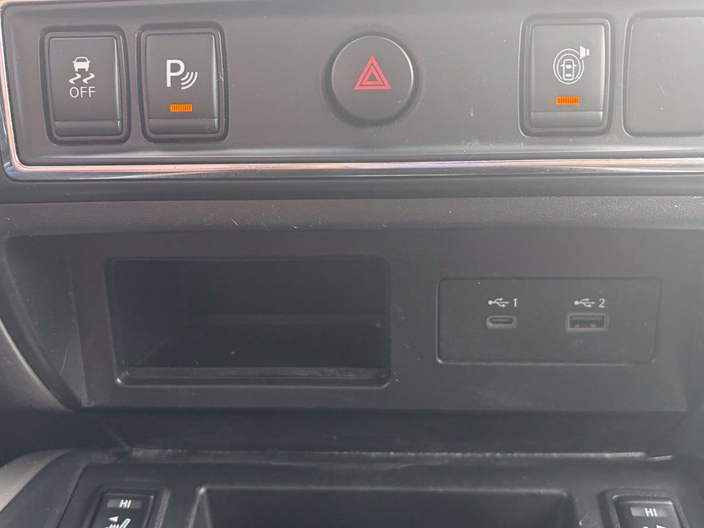 Used 2021 Nissan Titan SV w/ SV Convenience Package RWD image 34