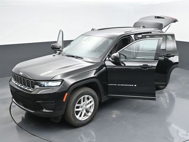 Used 2024 Jeep Grand Cherokee Laredo X image 49