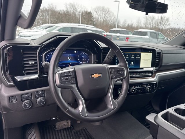 Used 2022 Chevrolet Silverado 1500 LT image 11