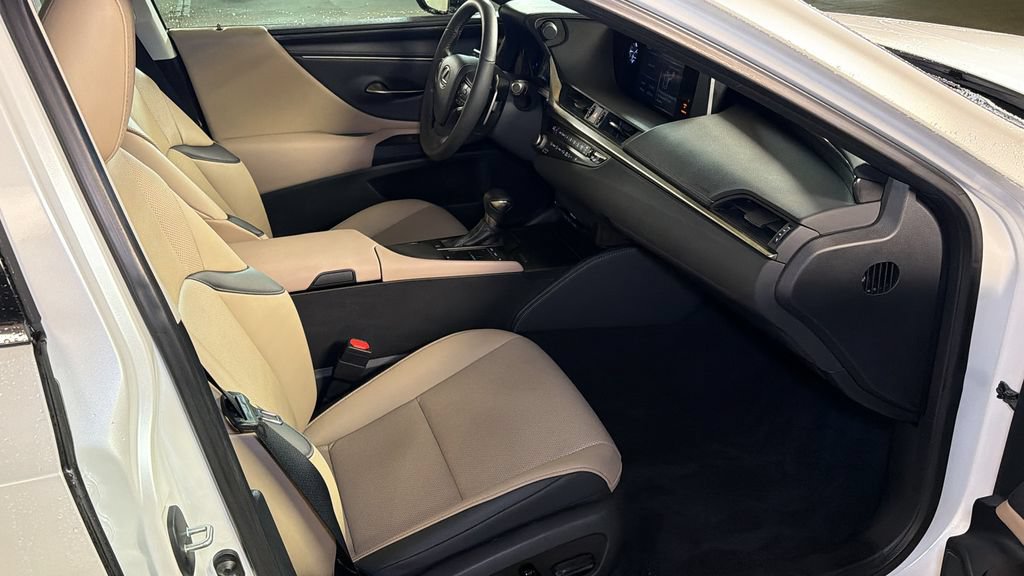 Certified 2021 Lexus ES 250 w/ Accessory Package 2 AWD/4WD image 10