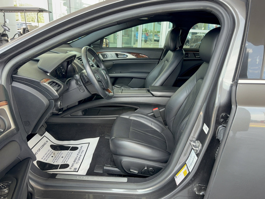Used 2019 Lincoln MKZ Reserve FWD image 12