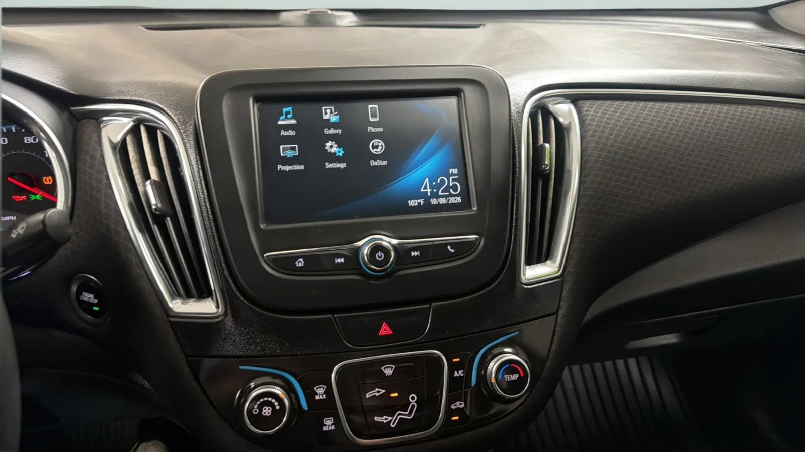 Used 2017 Chevrolet Malibu LT FWD image 13