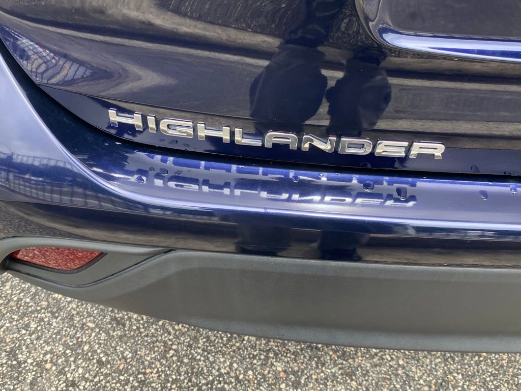 Used 2022 Toyota Highlander XLE FWD image 15