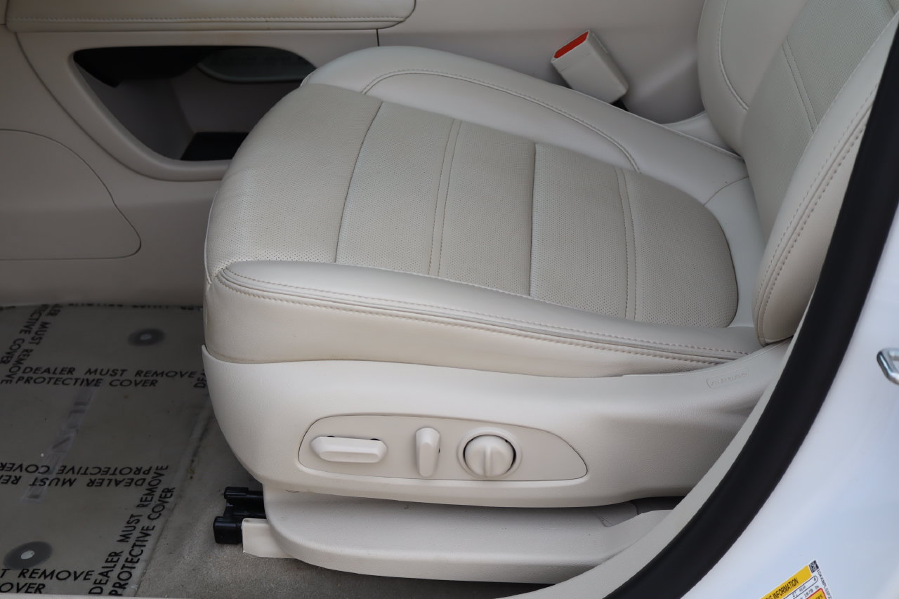 Used 2023 GMC Acadia Denali w/ Denali Ultimate Package FWD image 16