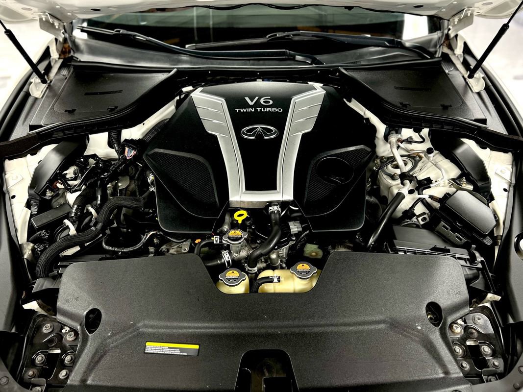 Used 2018 INFINITI Q60 Red Sport 400 w/ Sensory Package 3.0T Sport image 37