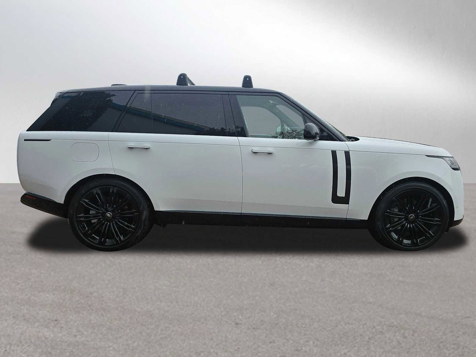 Used 2024 Land Rover Range Rover Long Wheelbase SE image 6