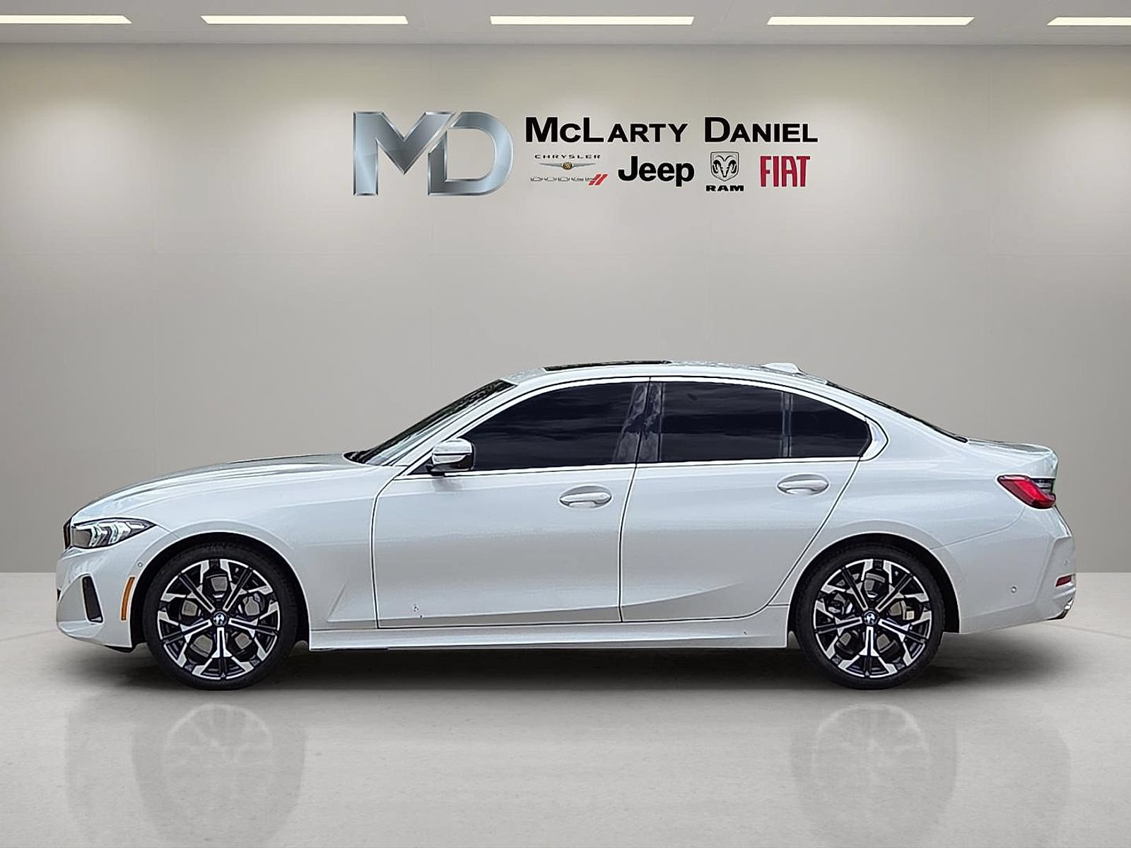 Used 2026 BMW 330i Sedan w/ Premium Package RWD image 3