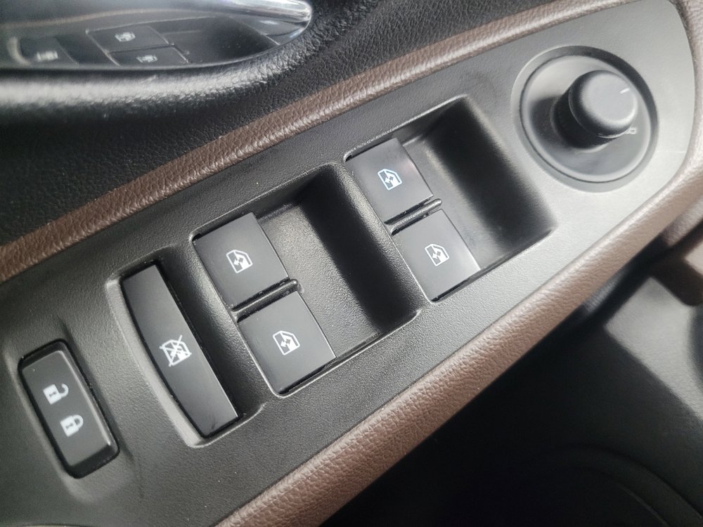 Used 2015 Chevrolet Trax LT w/ LT Plus Package AWD/4WD image 27