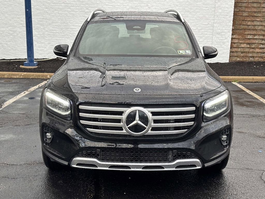 Used 2025 Mercedes-Benz GLB 250 4MATIC image 9