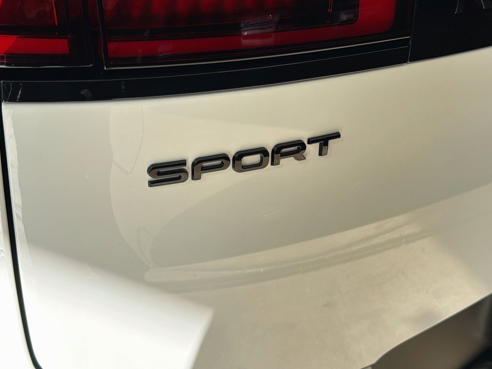 Used 2026 Land Rover Range Rover Sport SE AWD/4WD image 30