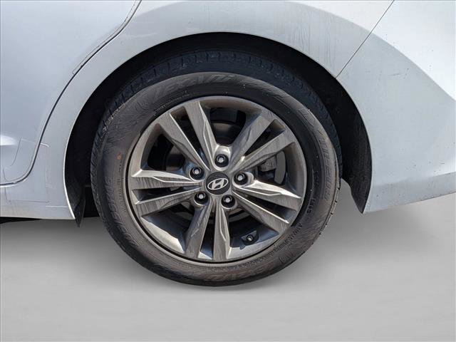 Used 2018 Hyundai Elantra SEL image 2