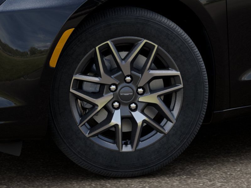 New 2027 Chrysler Pacifica Limited AWD/4WD image 8
