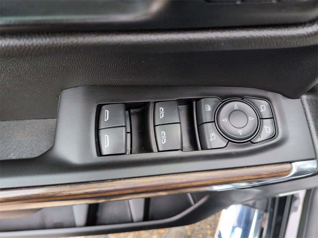 Used 2022 Chevrolet Silverado 1500 High Country w/ Technology Package image 16