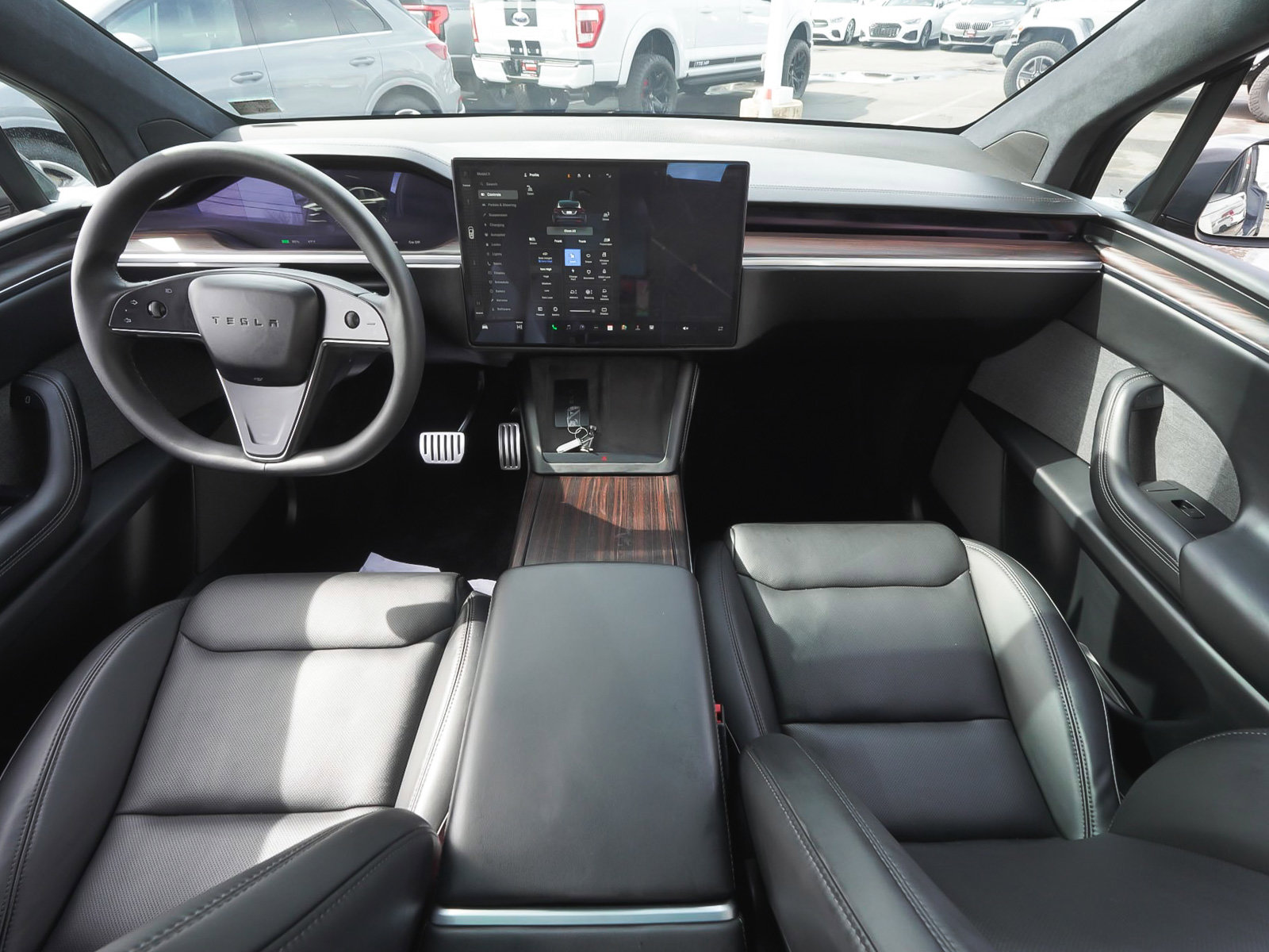 Used 2024 Tesla Model X image 35