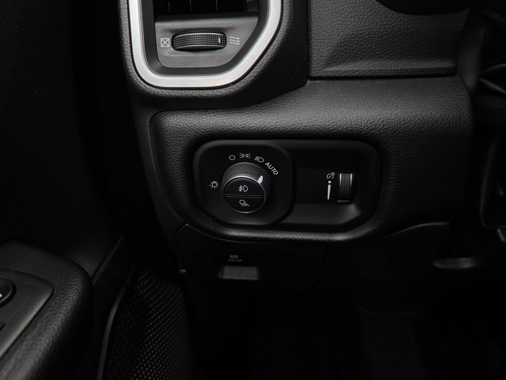 Used 2023 RAM 1500 Big Horn AWD/4WD image 25