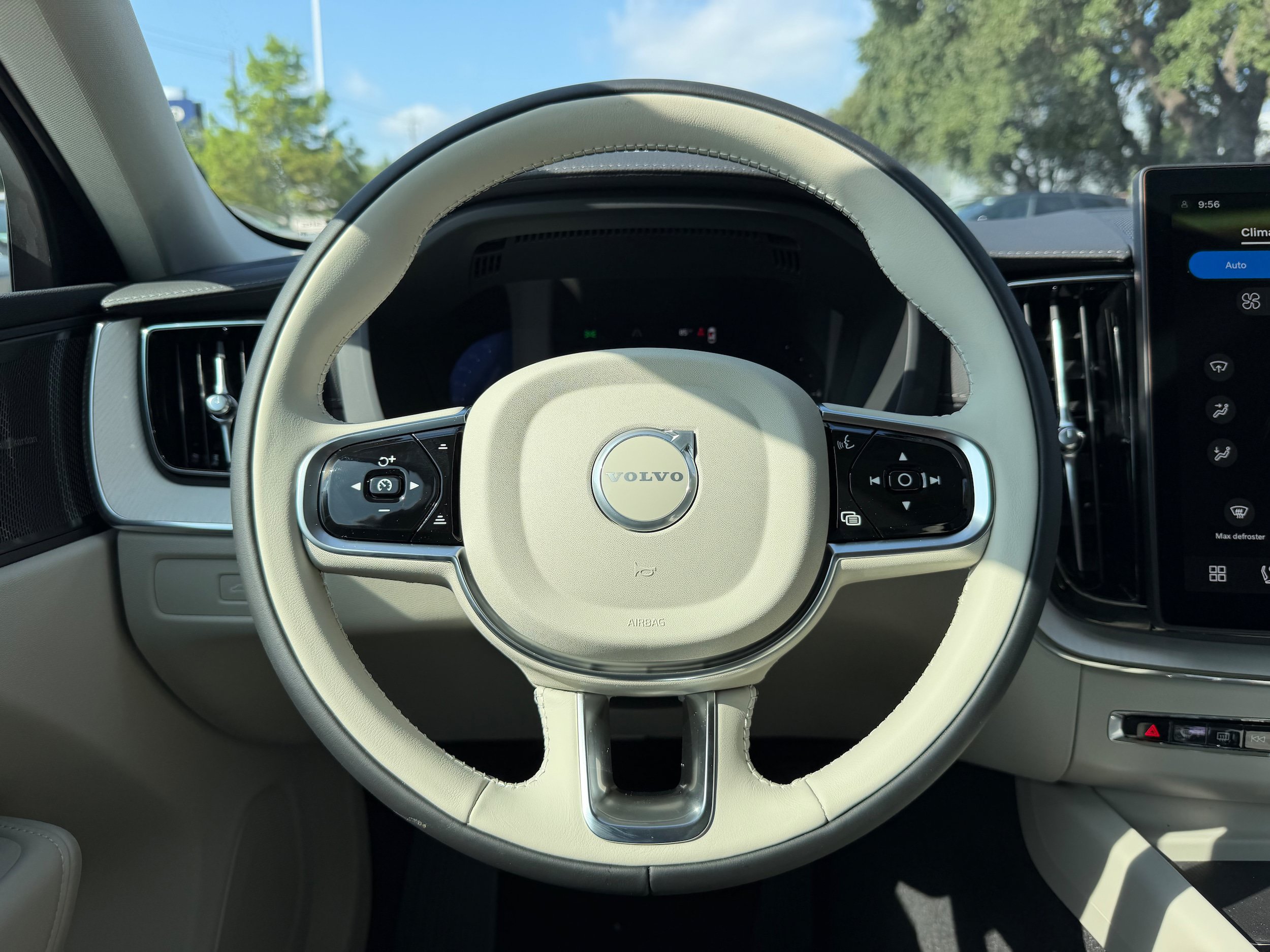 New 2026 Volvo XC60 T8 Ultra w/ Climate Package AWD/4WD image 14