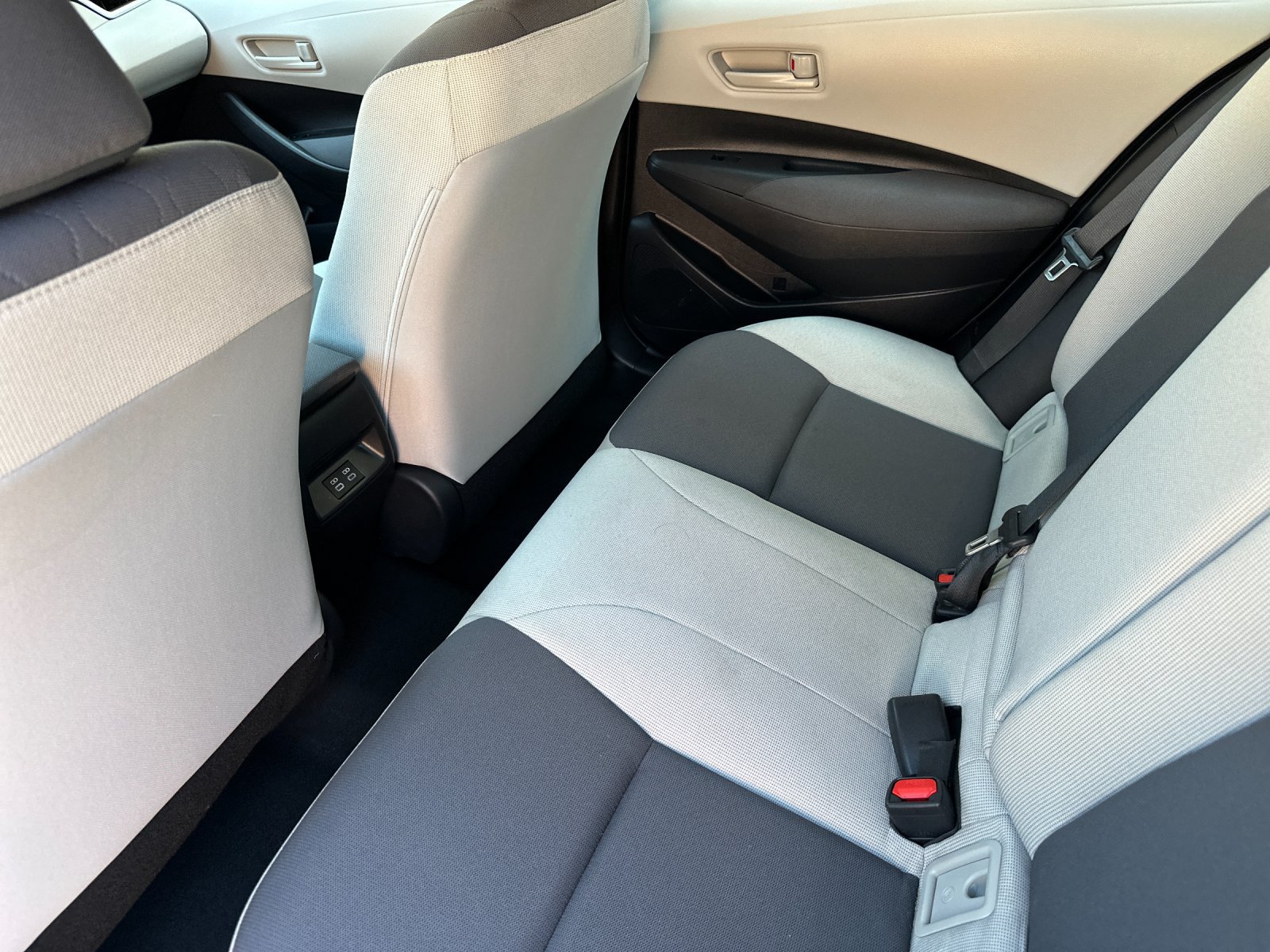 Used 2023 Toyota Corolla LE FWD image 14
