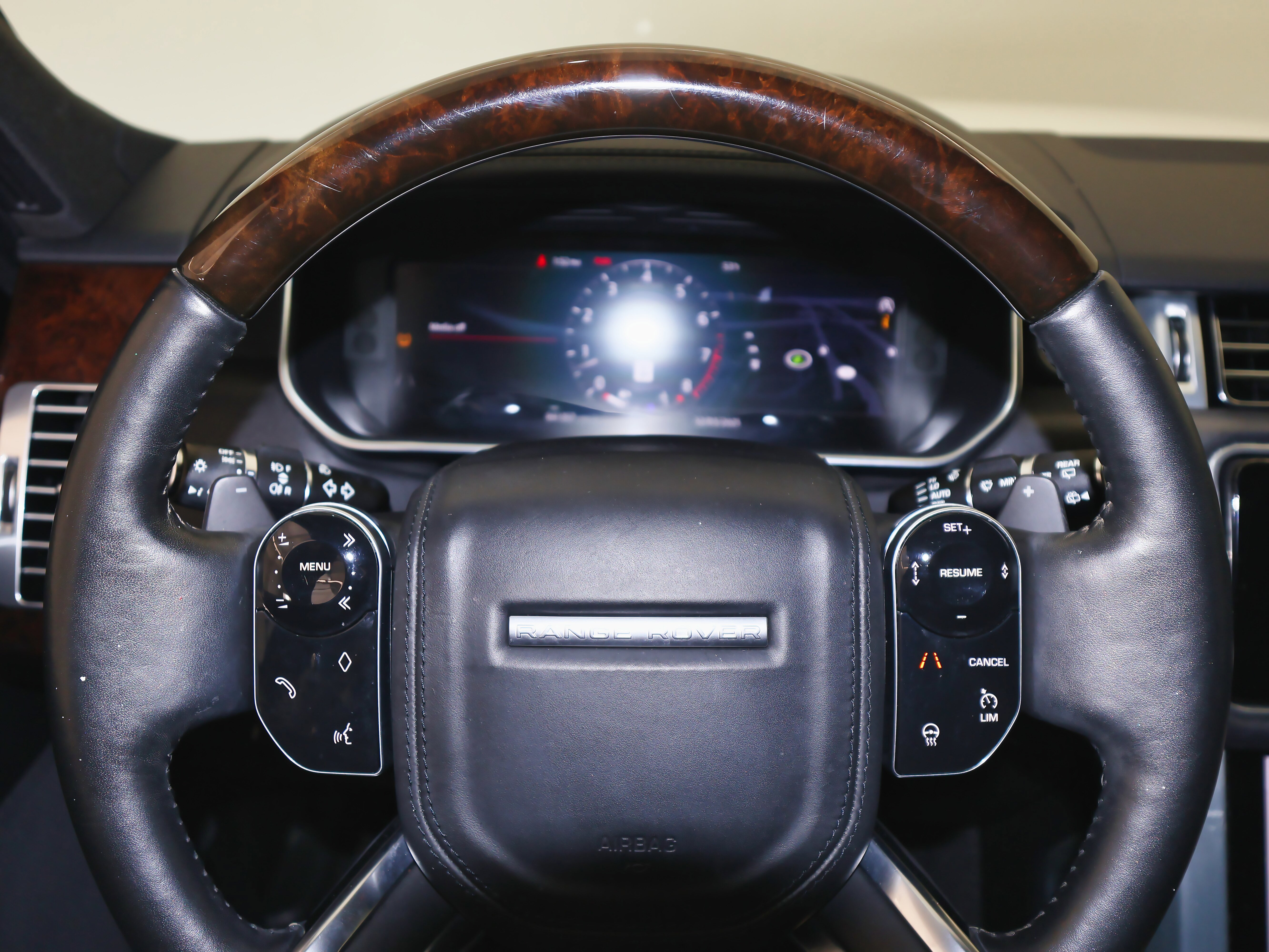 Used 2020 Land Rover Range Rover HSE image 36