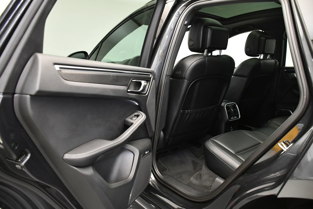Certified 2024 Porsche Macan GTS image 45