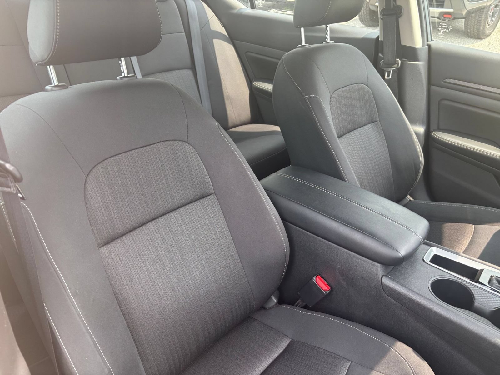 Used 2025 Nissan Altima 2.5 SV FWD image 31