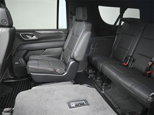 Used 2022 Chevrolet Suburban RST w/ Sport Performance Package image 35