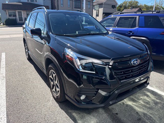 Used 2023 Subaru Forester Premium AWD/4WD image 2