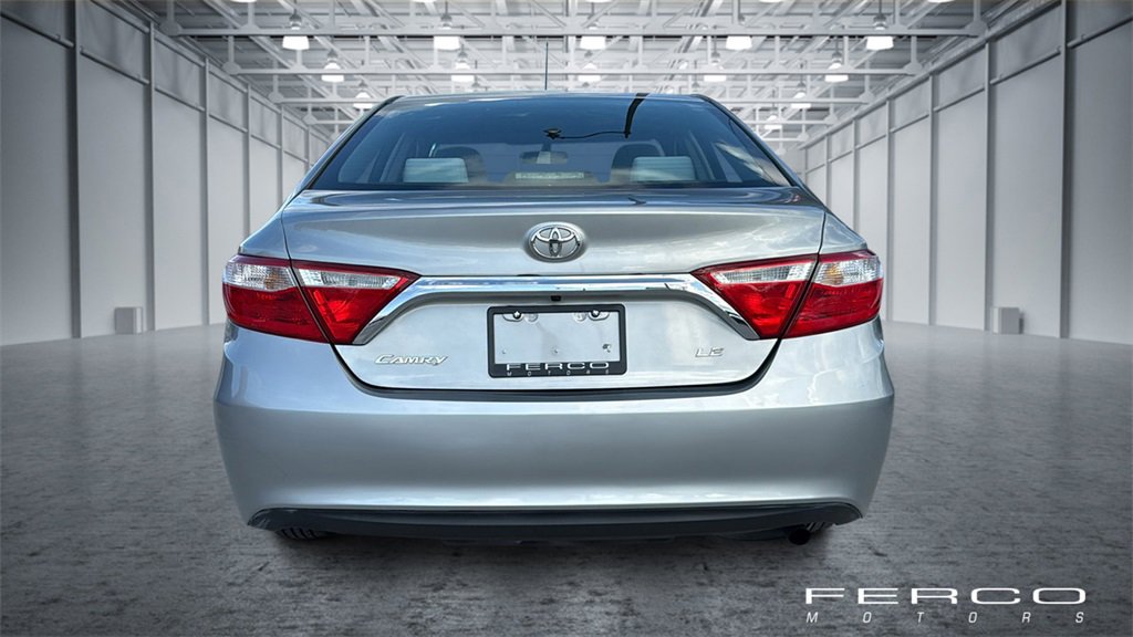 Used 2017 Toyota Camry LE image 4