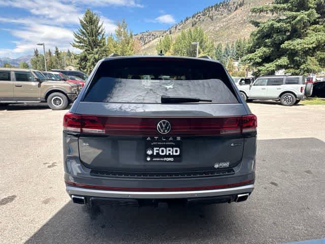 Used 2024 Volkswagen Atlas Peak Edition SE AWD/4WD image 6