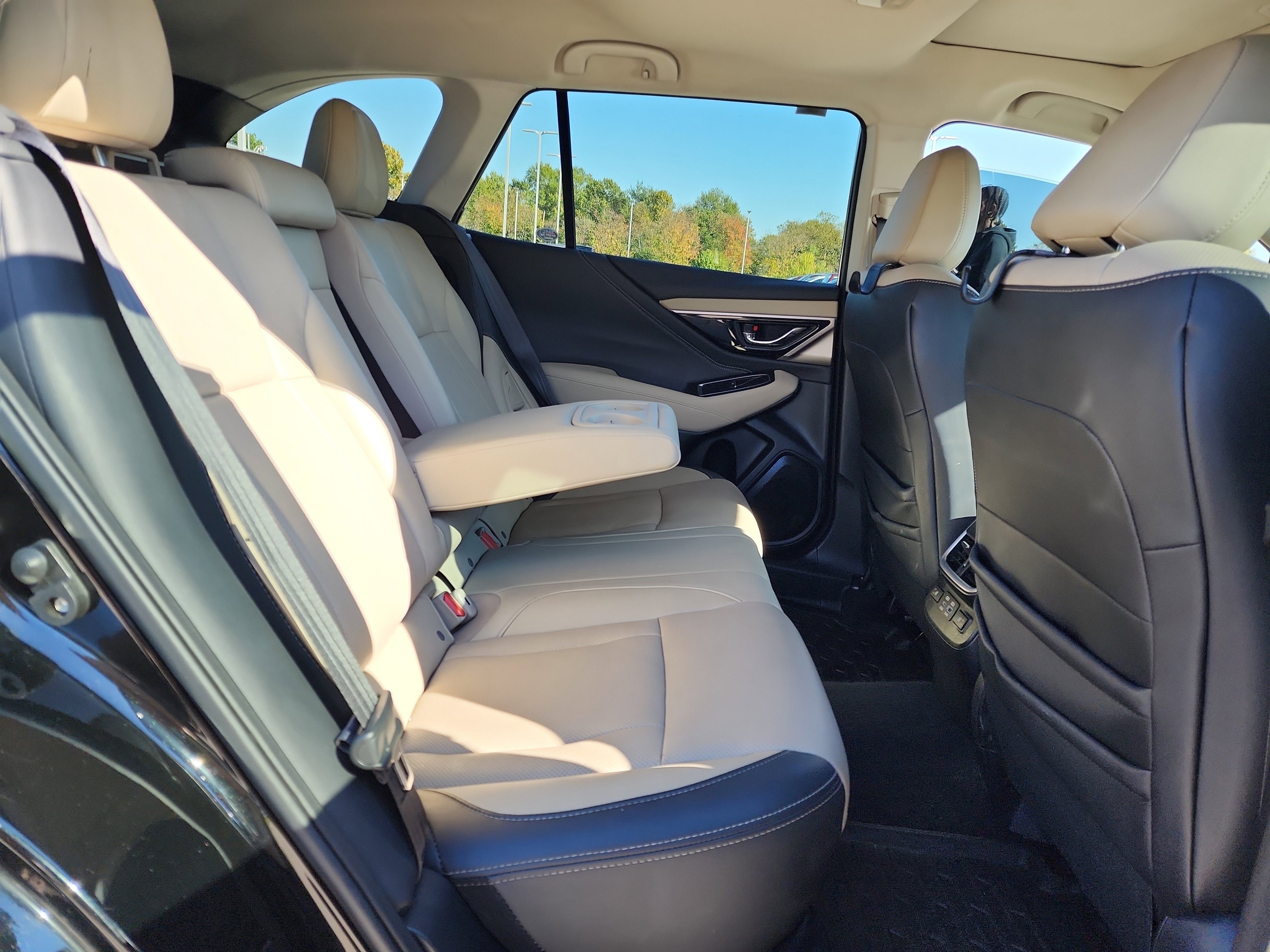 Used 2023 Subaru Outback Limited image 15