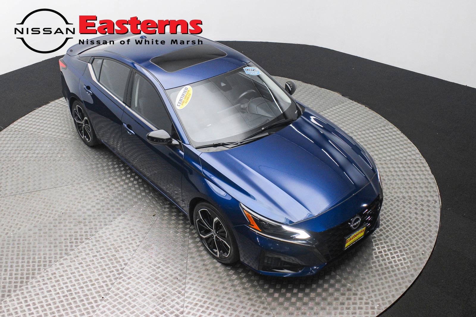 Used 2023 Nissan Altima 2.5 SR w/ SR Premium Package FWD image 3