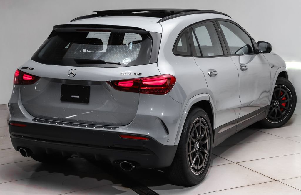 New 2026 Mercedes-Benz GLA 35 AMG 4MATIC image 3