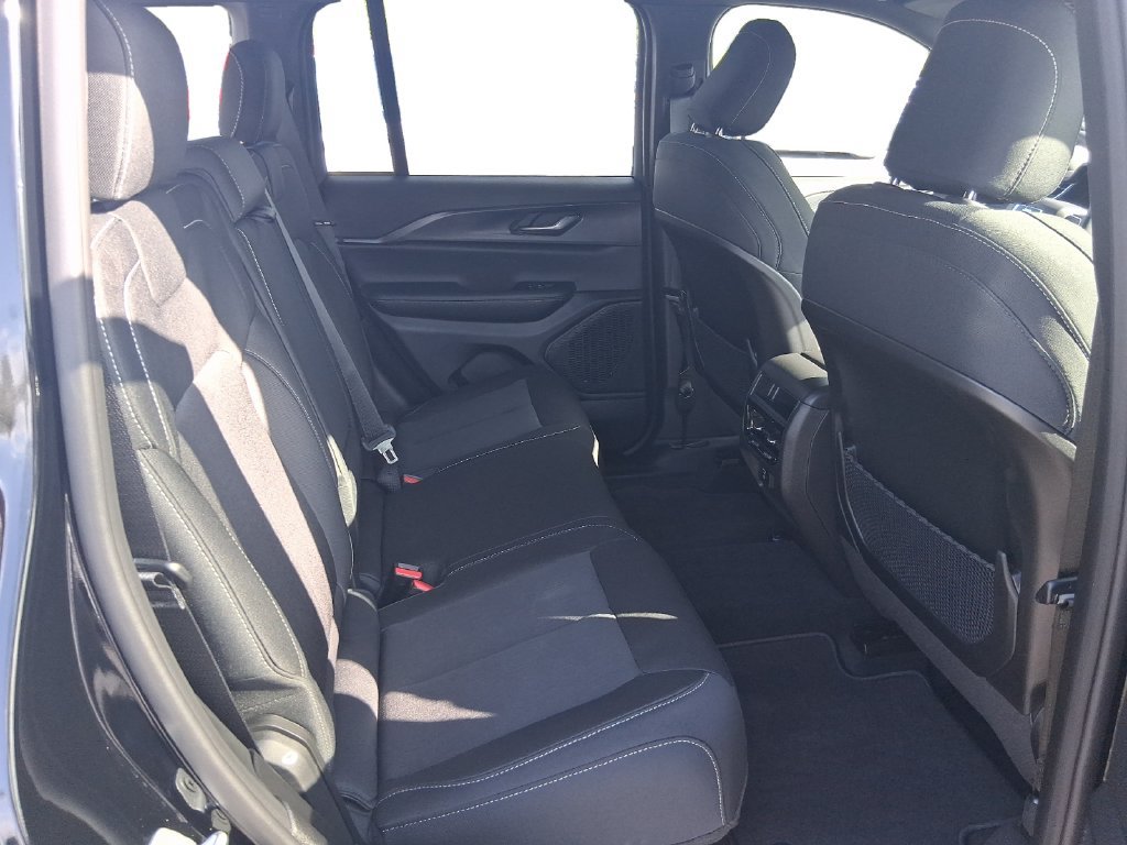 New 2027 Jeep Grand Cherokee Laredo X AWD/4WD image 29