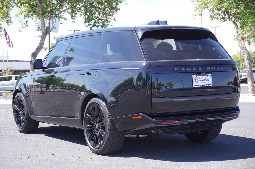 Used 2025 Land Rover Range Rover Long Wheelbase SE image 3