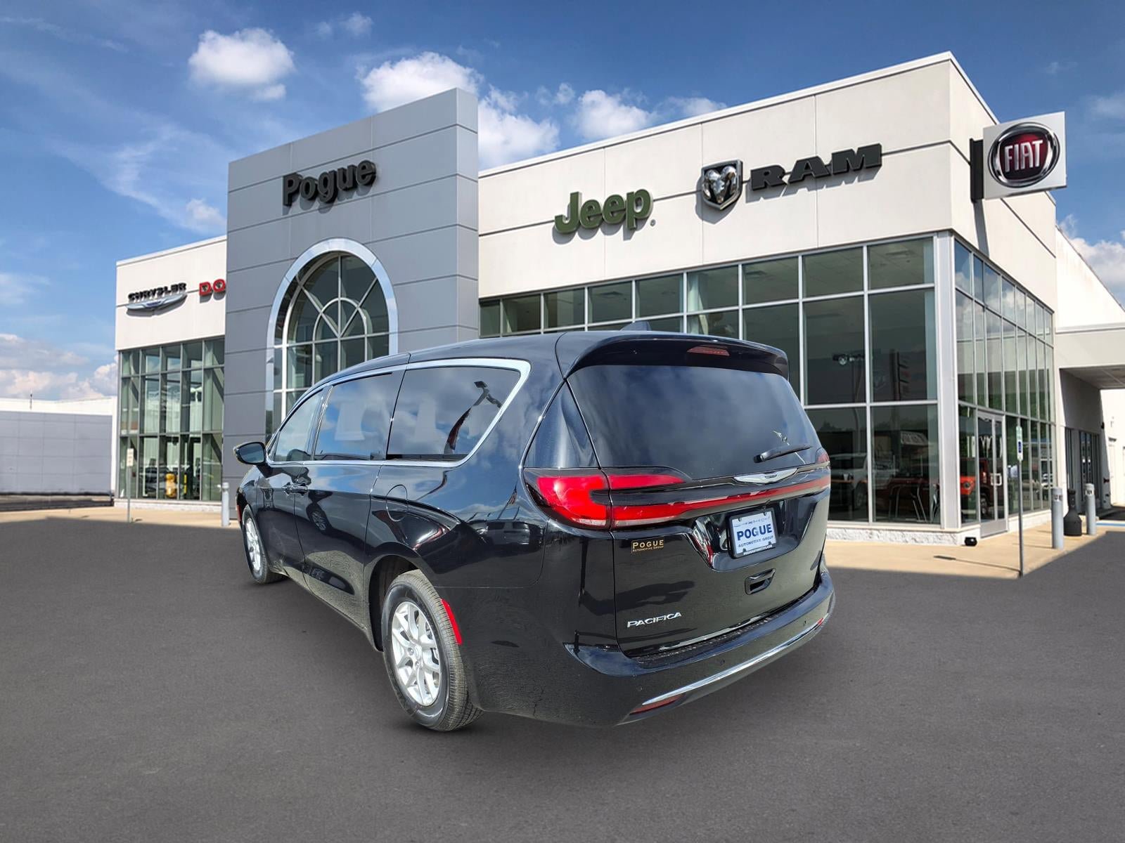 New 2026 Chrysler Pacifica Select FWD image 3