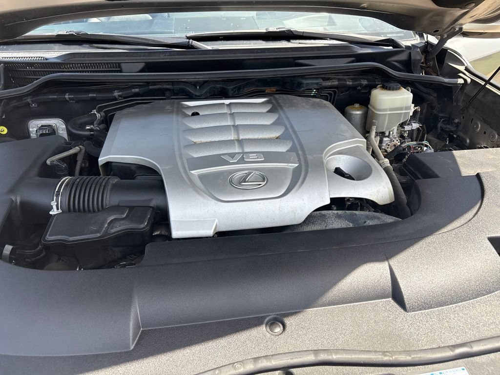 Used 2016 Lexus LX 570 4WD w/ Luxury Package image 11